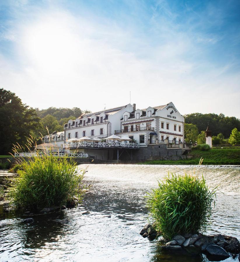 Romantic Hotel Mlyn Karlštejn Exterior foto